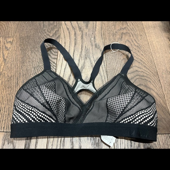 Lululemon awake to lace bra - Picture 2 of 5